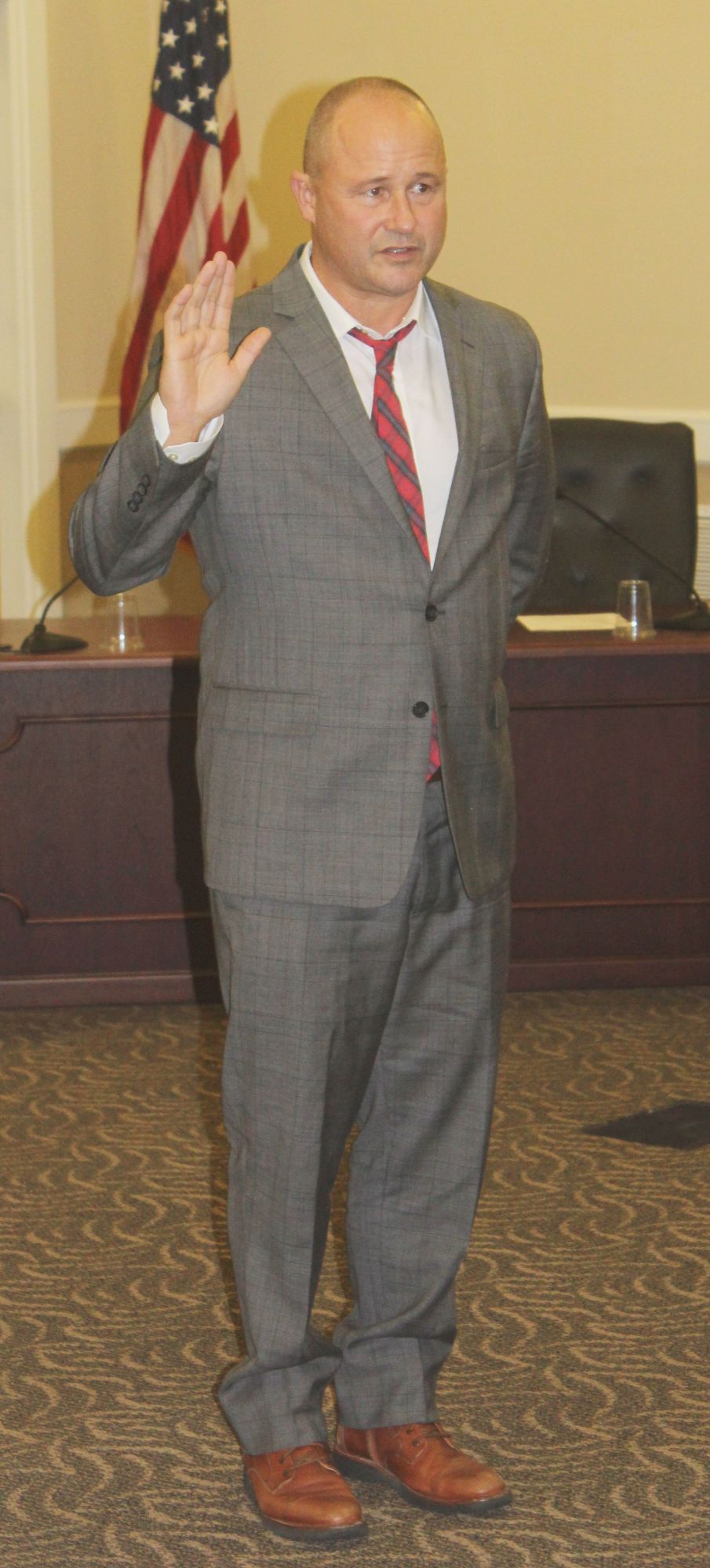 Geoff Ellsworth sworn in